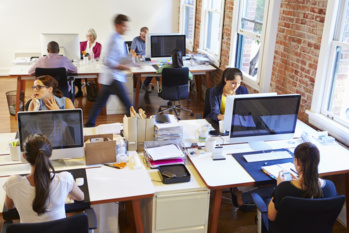 Les nuisances sonores se multiplient au travail