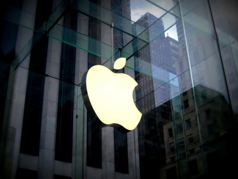 Apple verse plus de 11 millions de dollars à Tim Cook pour 2019