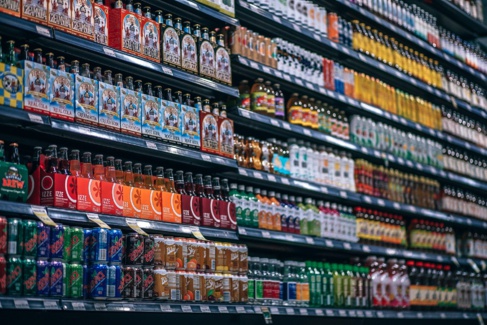 Gaspillage alimentaire : des rayons « produits périmés » dans les grandes surfaces