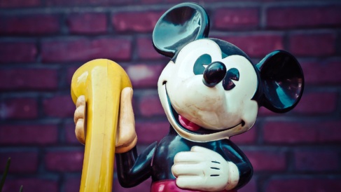 Disney : Bob Iger cède sa place