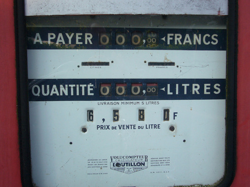 Carburants : les prix au plus bas depuis deux ans