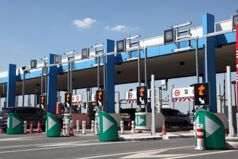 Autoroutes : Matignon gèle la hausse prévue des péages Autoroutes : Matignon gèle la hausse prévue des péages