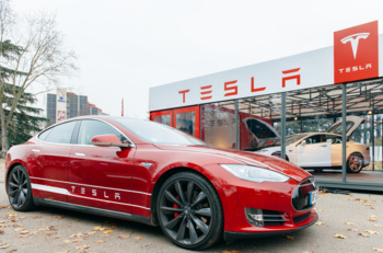 ​Tesla : la batterie domestique fait un tabac mais...