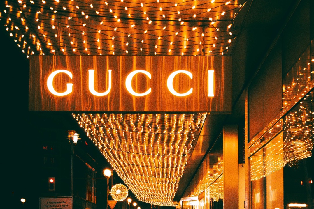 Kering en proie aux difficultés de Gucci