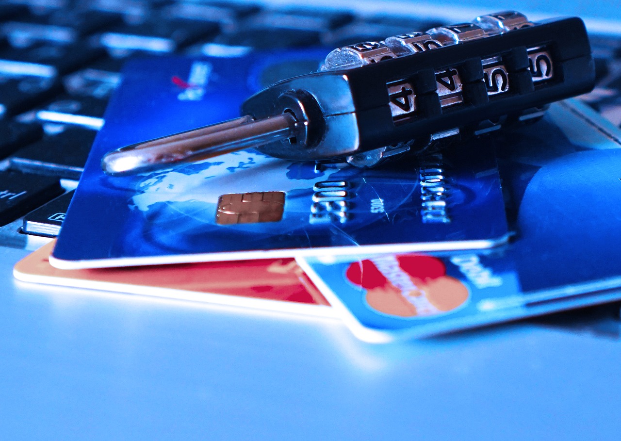 La fraude aux moyens de paiement a pesé 800 millions d'euros en 2016