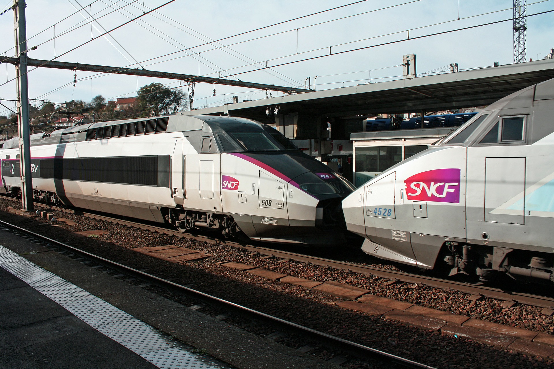 Des passagers rémunérés pour transporter des paquets sur le TGV Lille-Paris