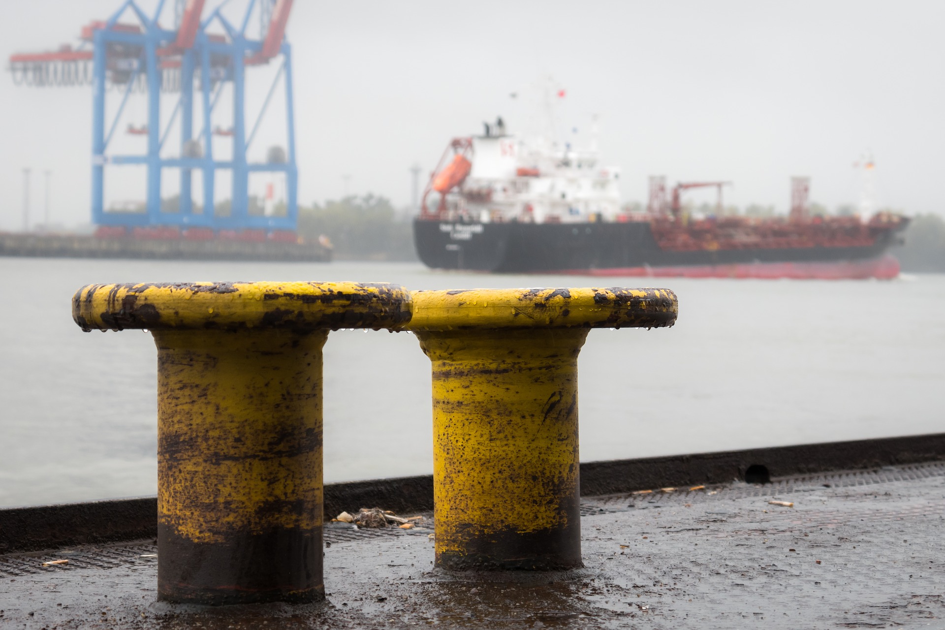 Ports africains : le groupe Bolloré mis en examen pour "corruption"