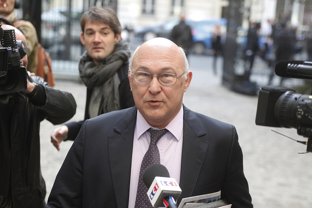 Michel Sapin a annoncé une hausse du Smic de 1,1 % pour janvier mais sans coup de pouce.